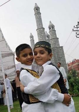 How should we choose our friends according to Islam? 1