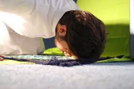 Prostrating to the Prophet!! 2